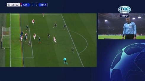 El VAR salva al Real Madrid y le anula el gol al Ajax por un dudoso offside
