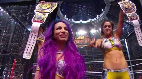 Sasha Banks y Bayley se convirtieron en las primeras campeonas femeninas en parejas de WWE