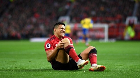 Alexis Sánchez sale por lesión del Man United