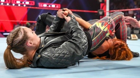 Ronda Rousey reclamó su campeonato y le dio una paliza a Becky Lynch