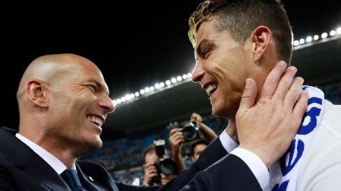 Cristiano Ronaldo le tira flores a Zinedine Zidane
