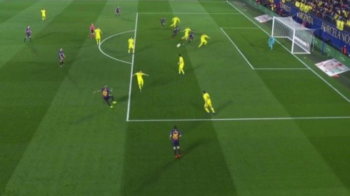 El centro "con la mano" de Vidal contra Villarreal.