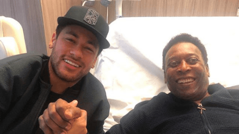 Neymar visita a Pelé en su recuperación en París