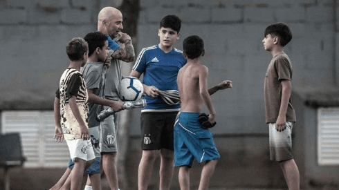 El lindo gesto de Jorge Sampaoli con unos niños en Brasil