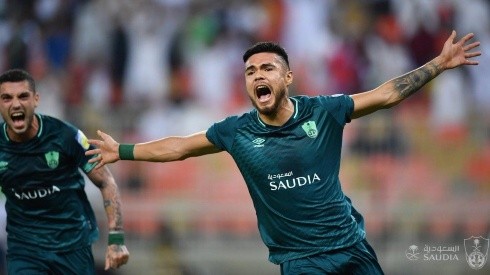 Díaz celebrando su gol con el Al Ahli