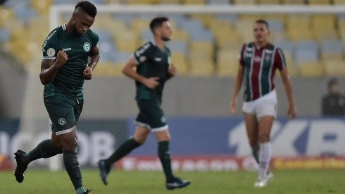Video: Rafael Vaz marca golazo de tiro libre en el estadio Maracaná