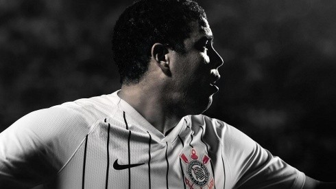 Corinthians lanza su nueva camiseta que es un homenaje a Ronaldo