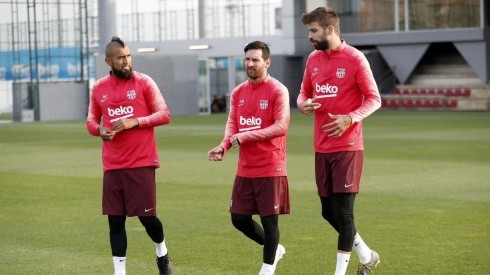 Vidal, Messi y Piqué en el entrenamiento de hoy