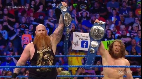 Daniel Bryan y Rowan conquistan los títulos en parejas de SmackDown