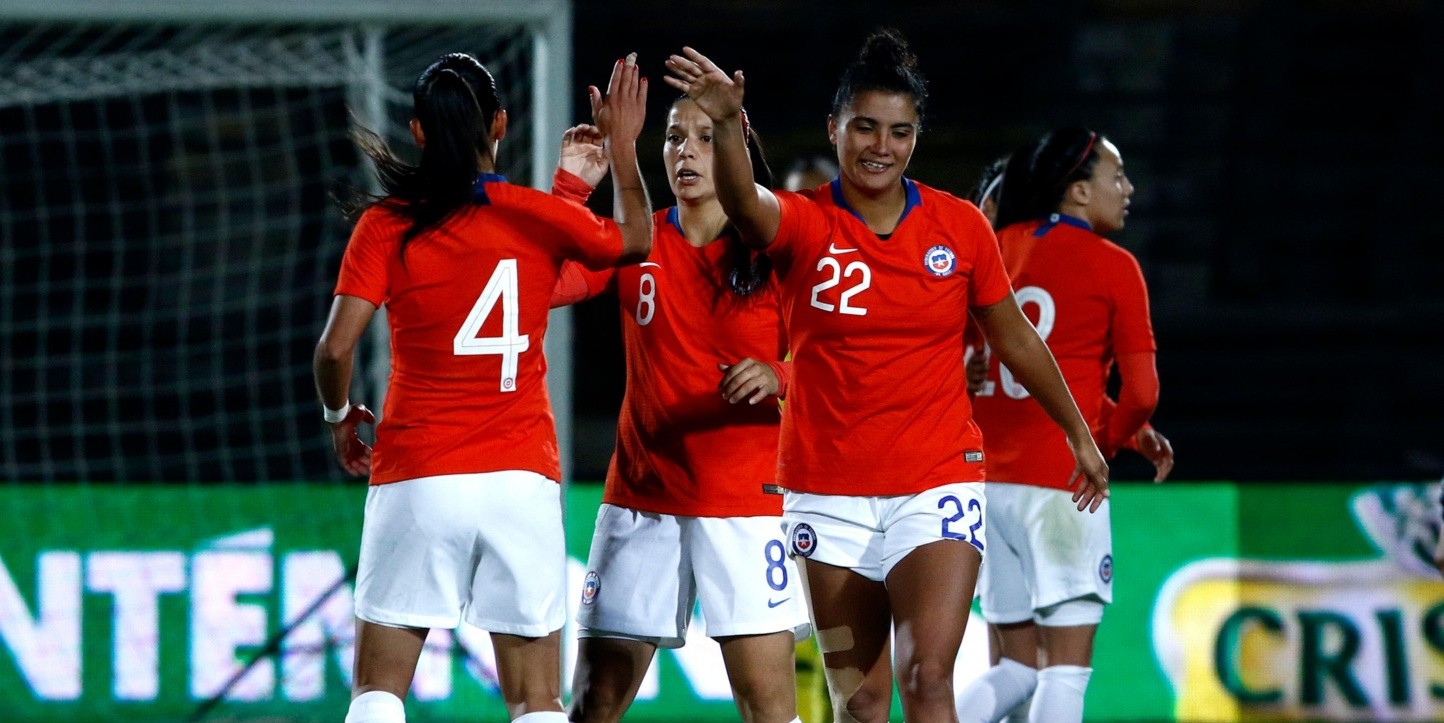 La selección chilena femenina se despide del país con un ...