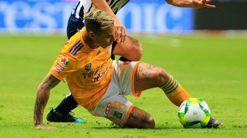 Eduardo Vargas estuvo cerca del gol, pero salió lesionado ante León