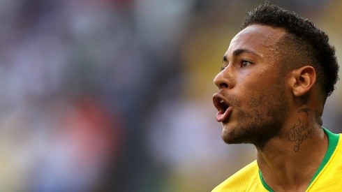 Neymar es la estrella de la selección brasileña y aprovechó de torear al PSG