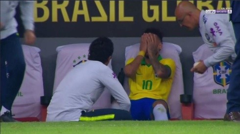 Neymar dejó la cancha y un par de horas después se confirmó el diagnóstico