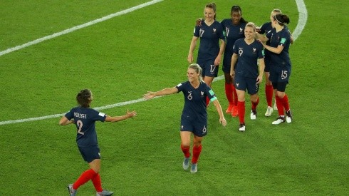 Francia celebra su triunfo ante Corea del Sur.