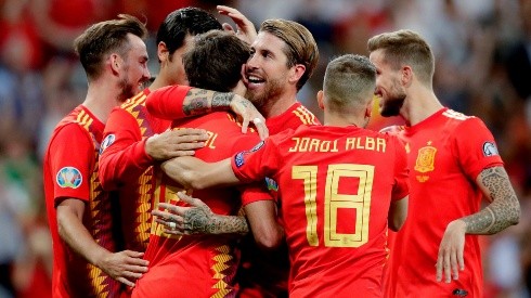 España celebra el gol de Sergio Ramos