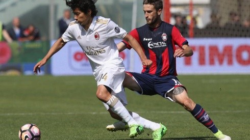 Matías Fernández defendiendo al AC Milan (Foto: Getty Images)
