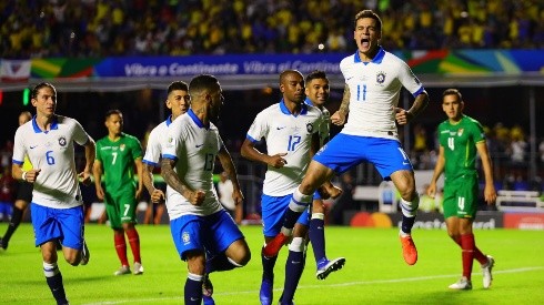 Brasil superó a Bolivia con dos goles de Coutinho y uno de Everton