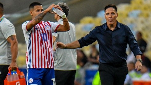 Berizzo se enoja tras empate con Catar: "Nunca vi sudamericanos en la Eurocopa"