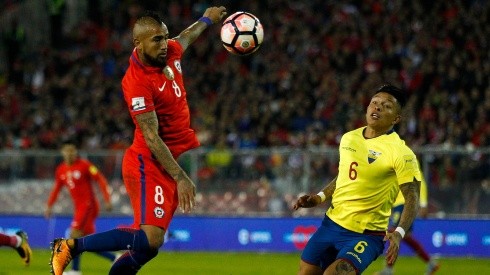 Arturo Vidal ante Ecuador en el último encuentro disputado entre ambos en 2017 (Foto: Agencia Uno)