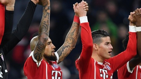 Arturo Vidal y James Rodríguez se hicieron grandes amigos en su paso por el Bayern Münich (Foto: Getty Images)