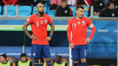 Gary y Vidal ante Perú.
