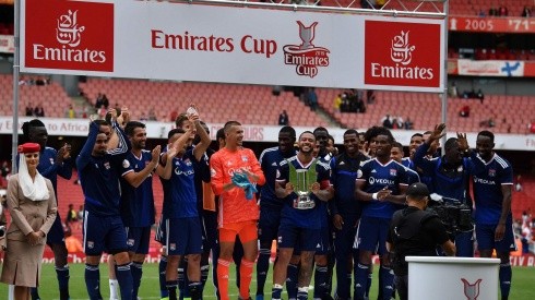 Invitado de piedra: Olympique de Lyon le gana al Arsenal y se queda con la Emirates Cup