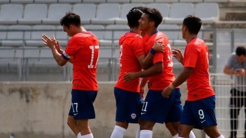 La Selección Chilena Sub 23 goleó a Barnechea, y ahora se enfrenta a Brasil en el Pacaembú de Sao Paulo.