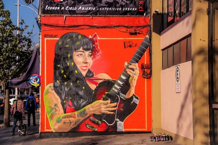 Este es el homenaje a Mon Laferte en Avenida Matta. (Foto: Fotorock)
