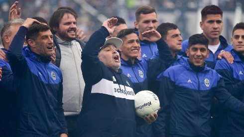 Este domingo Diego Armando Maradona debuta en la banca de Gimnasia de La Plata
