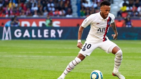Neymar jugó su primer partido de la temporada.