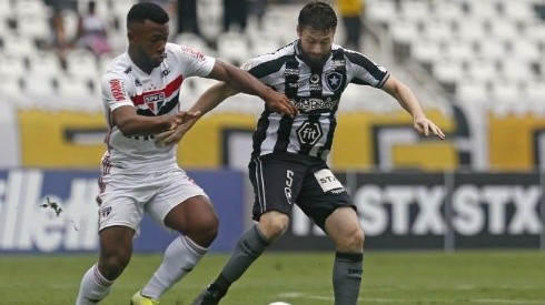 El Botafogo de Leo Valencia no pudo con el Sao Paulo de Dani Alves