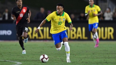La especial camiseta para Neymar en su partido 100 con la selección de Brasil