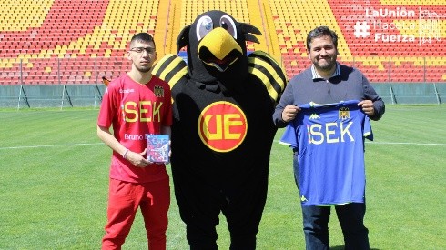 Unión Española presenta a sus dos jugadores profesionales de PES 2020