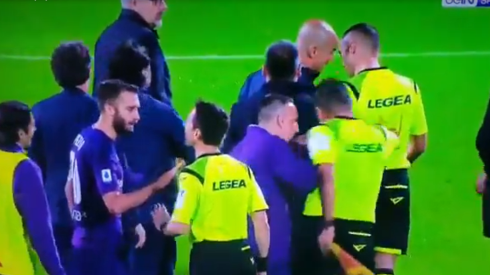 Ribery se enoja con el arbitraje y empuja a un asistente