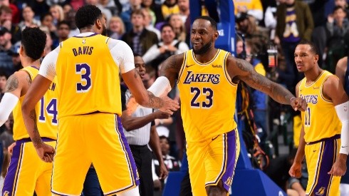 LeBron logra un triple-doble y guía la victoria de los Lakers ante Dallas