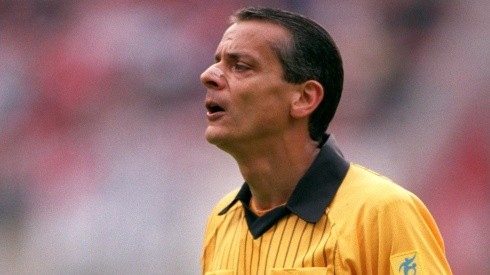 Javier Castrilli en su época de árbitro.