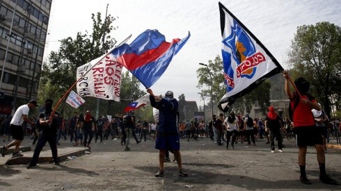 Barras bravas amenazan con boicotear el regreso del fútbol chileno