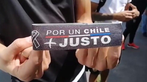 El brazalete del fútbol chileno.