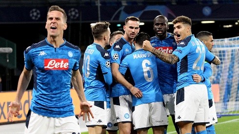 Napoli golea al Genk y avanza a octavos de final de Champions