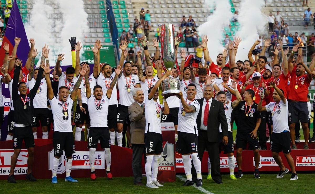 Colo Colo aprovecha los momentos claves ante la U y es el nuevo campeón