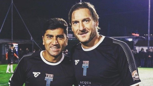 David Pizarro se reencontró con Francesco Totti en Italia y con dos golazos