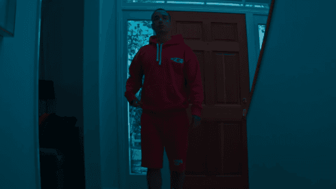 J Balvin se convierte en un "trágico fantasma" para su nuevo clip