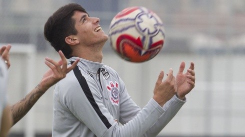 Ángelo Araos puede debutar este sábado en el Campeonato Paulista