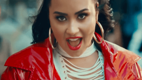 Lovato profesa la valoración propia con nuevo tema