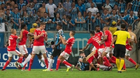 Combos iban y combos venían entre Gremio e Inter de Porto Alegre
