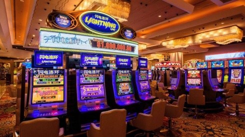 Ante el cierre de los casinos físicos, los casinos online asoman como alternativa.