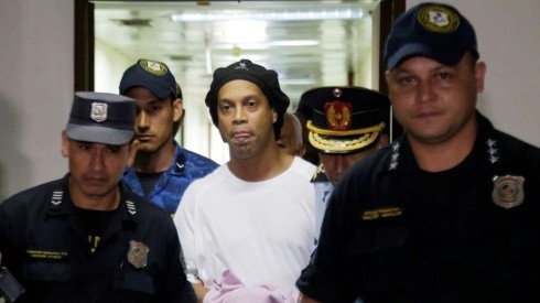 Ronaldinho cumplió tres semanas preso en Paraguay