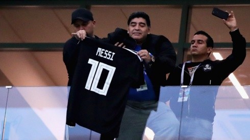 Maradona con la camiseta de Messi