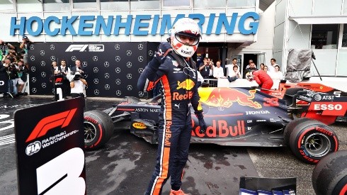 El ganador de la carrera, Max Verstappen, celebra en el parque cerrado durante el Gran Premio F1 de Alemania en Hockenheimring en julio 28, 2019 en Hockenheim, Alemania.