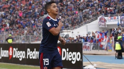 Nicolás Guerra festejando un gol con la U
